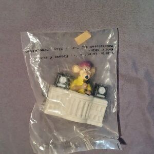 Vintage 1992 Burger King Kids Club Toy Capital Critters DJ Mouse